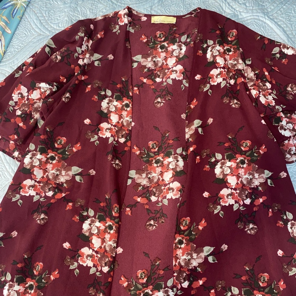 Boutique Short Sleeve Floral Kimono
